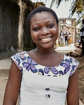 Оливия Ака 1-типті қант диабетімен ауырады және ол Кот-д'Ивуарда тұрады.